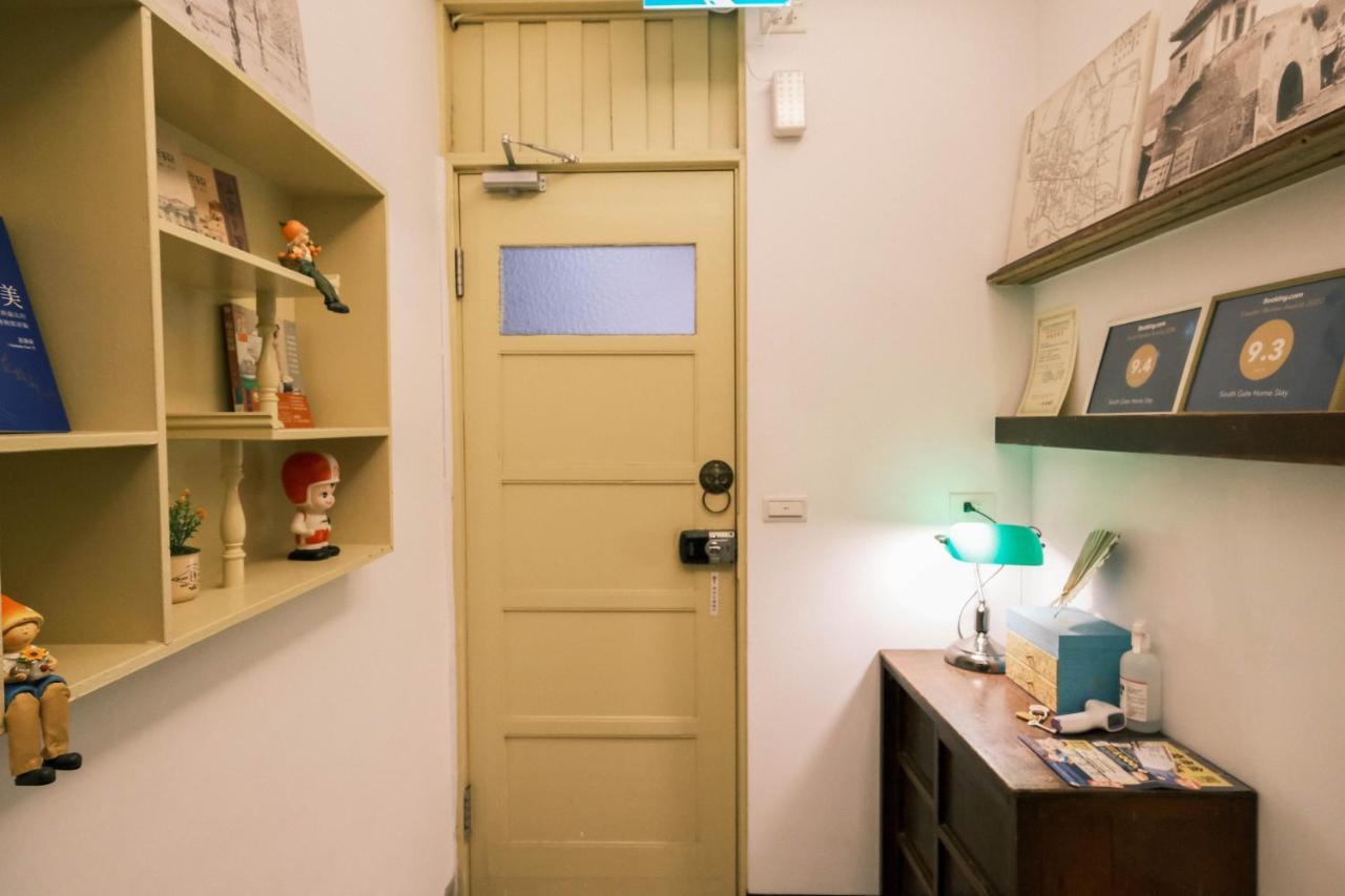 South Gate Home Stay Tainan Buitenkant foto